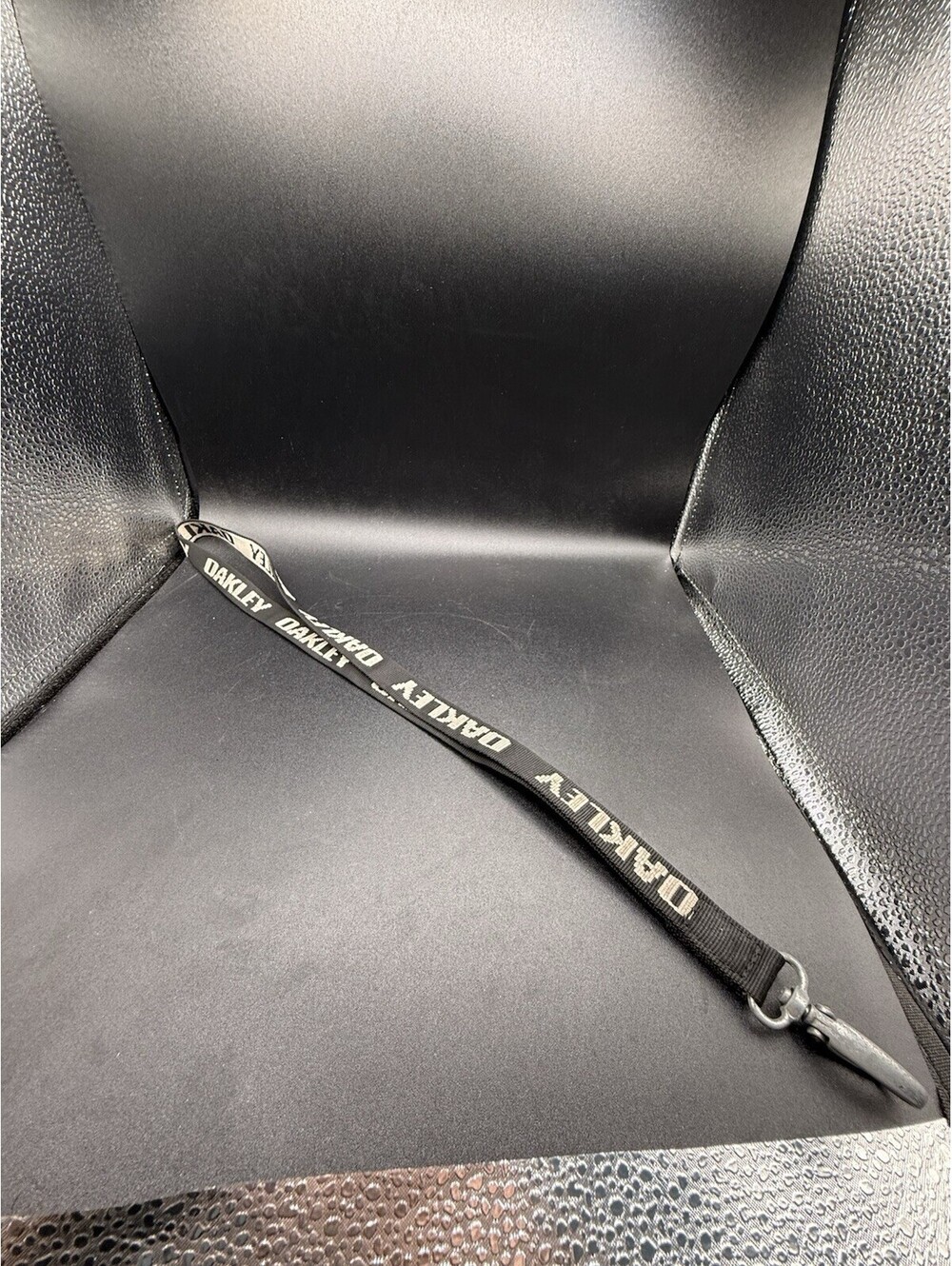 Oakley Standard Lanyard Black/White